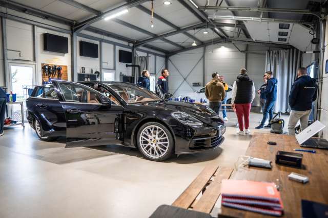 oktatás1 https://tommys-car-spa.com/wp-content/uploads/2023/07/oktatas1-640x427.jpg